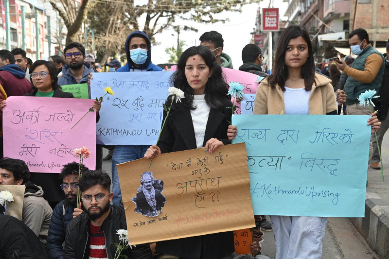 आत्मदाह प्रकरणः सस्तो लोकप्रियताका स्टन्ट बन्द गर्न आन्दोलनकारीको चेतावनी (फोटो फिचर)